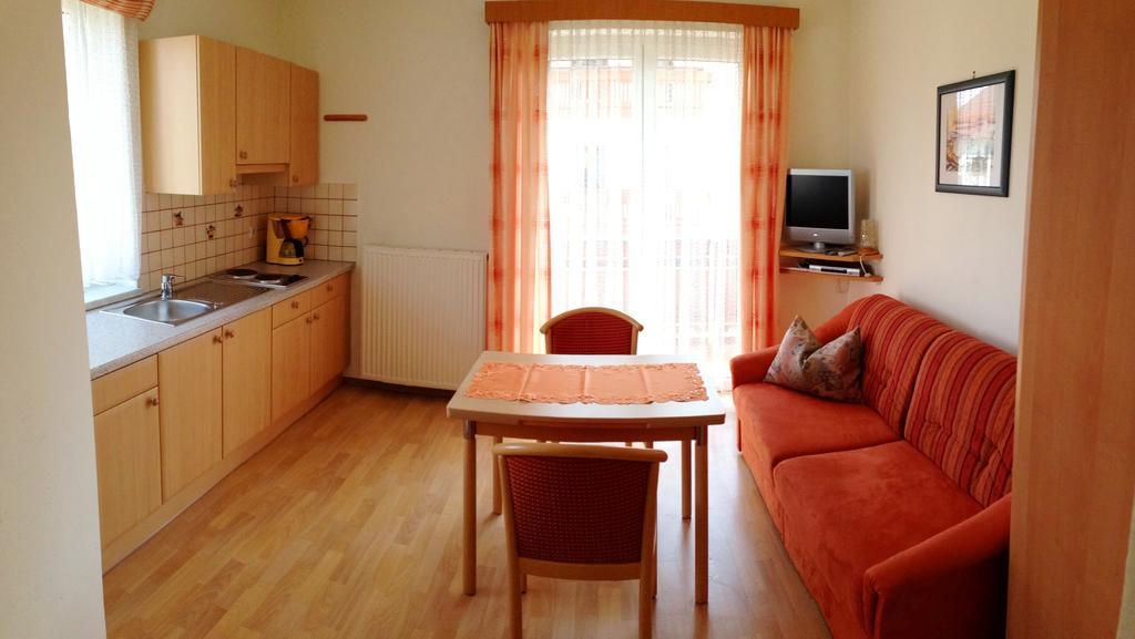 Gastehaus Sapetschnig Apartment Фаак ам Зее Стая снимка