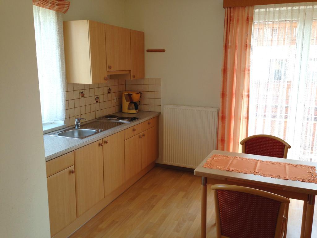 Gastehaus Sapetschnig Apartment Фаак ам Зее Стая снимка