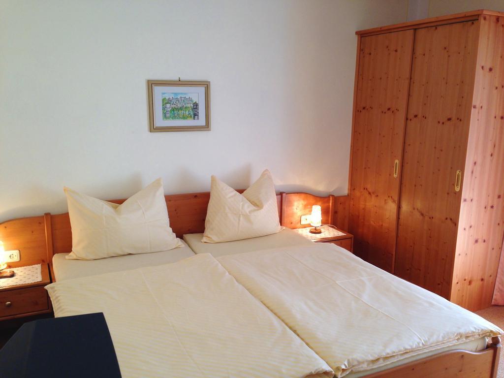 Gastehaus Sapetschnig Apartment Фаак ам Зее Стая снимка